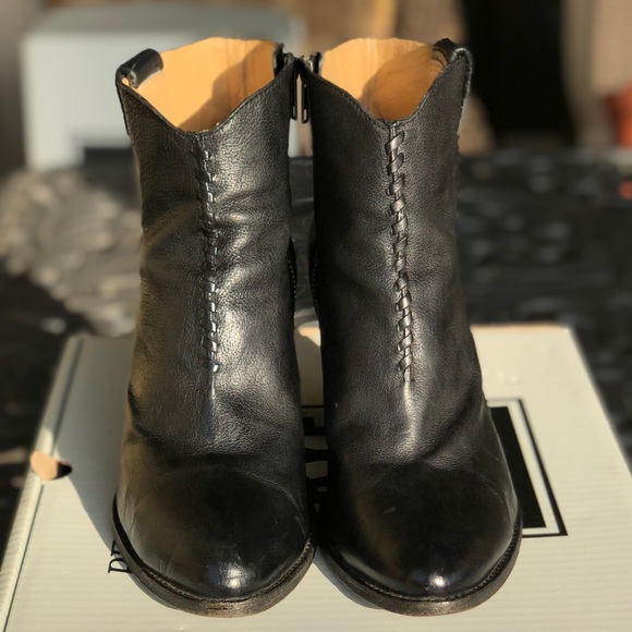 ⭐️SOLD!!!⭐️ Frye Ilana Whipstitch Ankle Boot - Picture 5 of 12